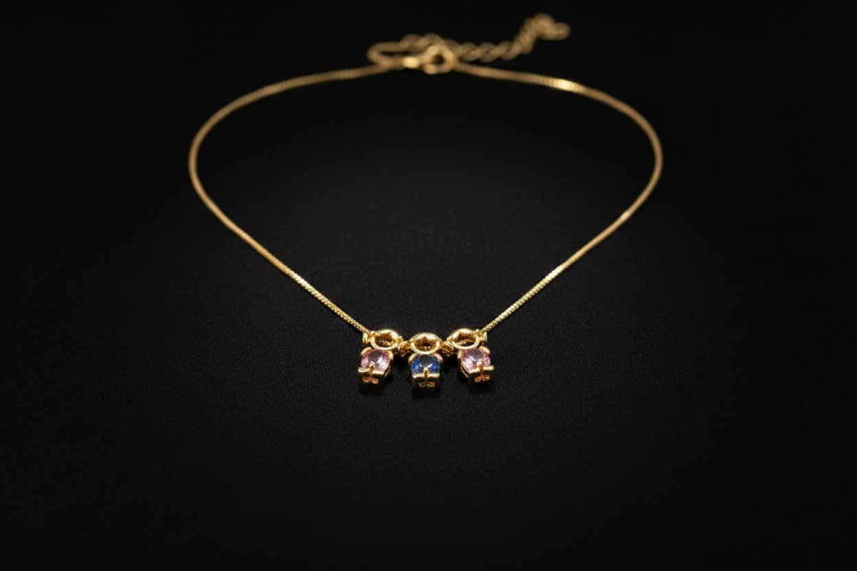 Collana Legàmi su sfondo scuro